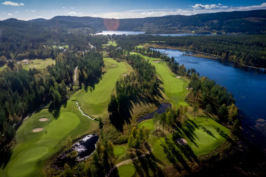 Dronebilde av golfbanen på Kongsvinger